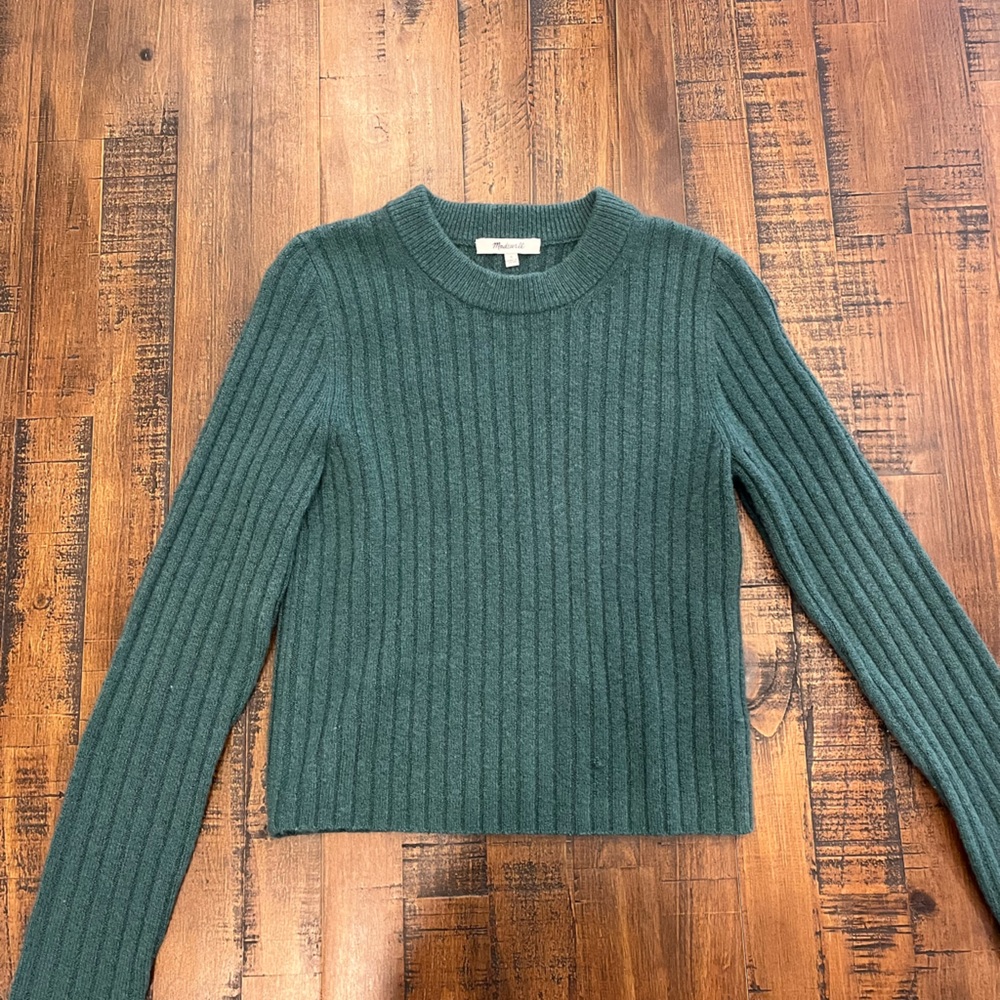 Ribbed Green Sweater